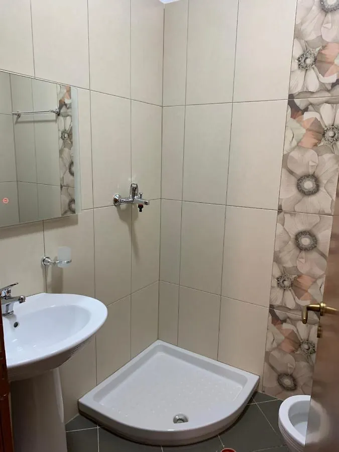 Lovely And Spacious 2-Bed Room Home In Great Location Vlora