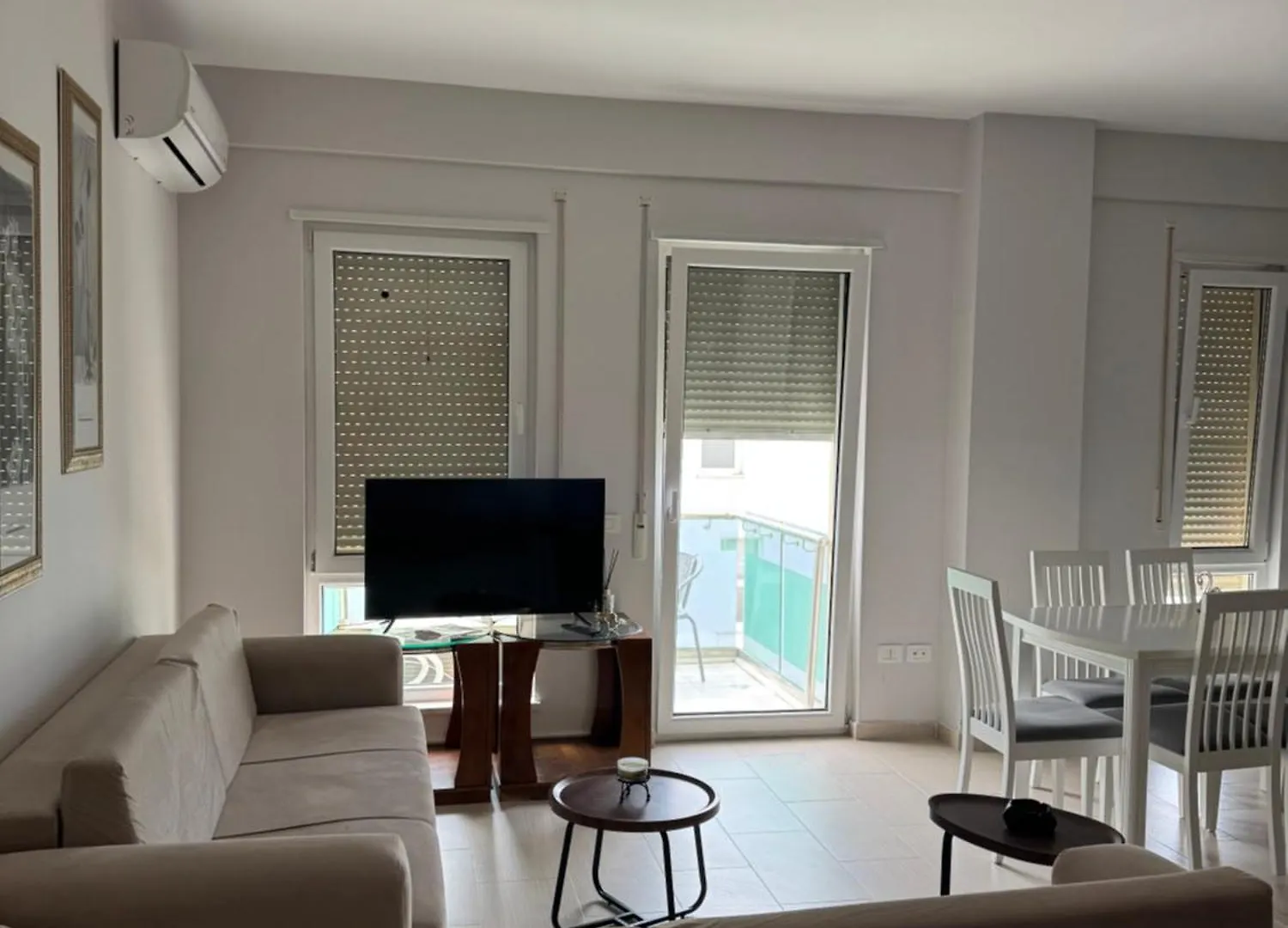 Lovely And Spacious 2-Bed Room Home In Great Location Vlora Apartman
